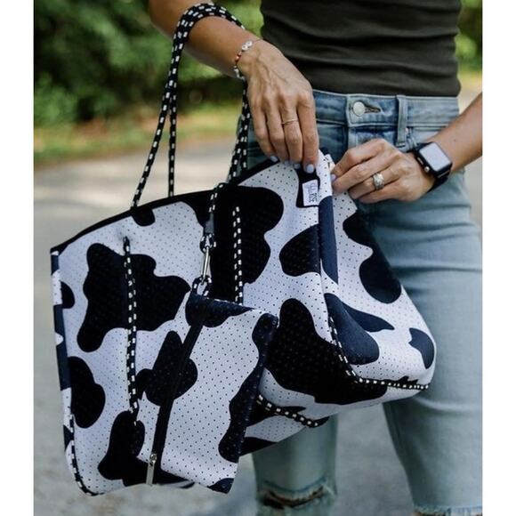 Everyday Tote Neoprene Cow Print Beach Bag 2-pcs -Large Lightweight Travel Bag - Picture 2 of 6